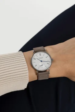 NOMOS Glashütte Armbanduhr Tangente Ø 33 mm Handaufzug Outlet