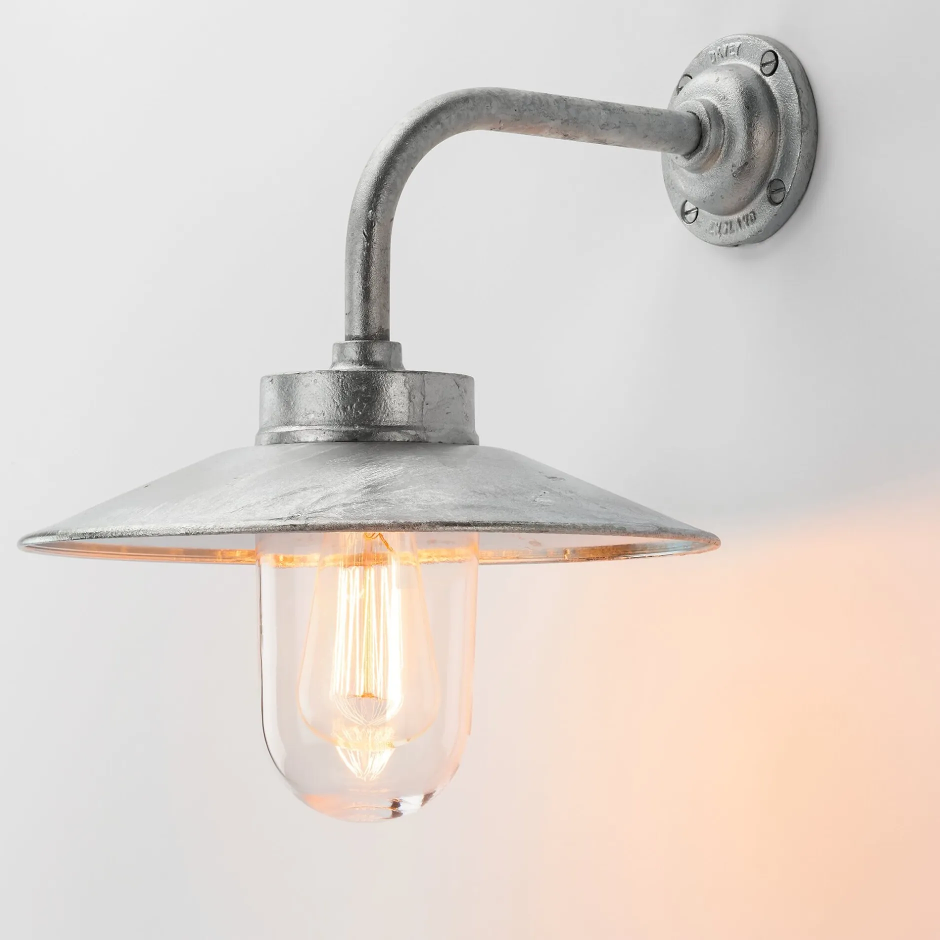 Davey Lighting Außenwandleuchte Gusseisen und Stahl rechtwinklig Best