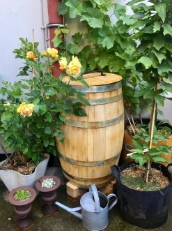 Wilhelm Eder Balkon-Regenfass Kastanienholz