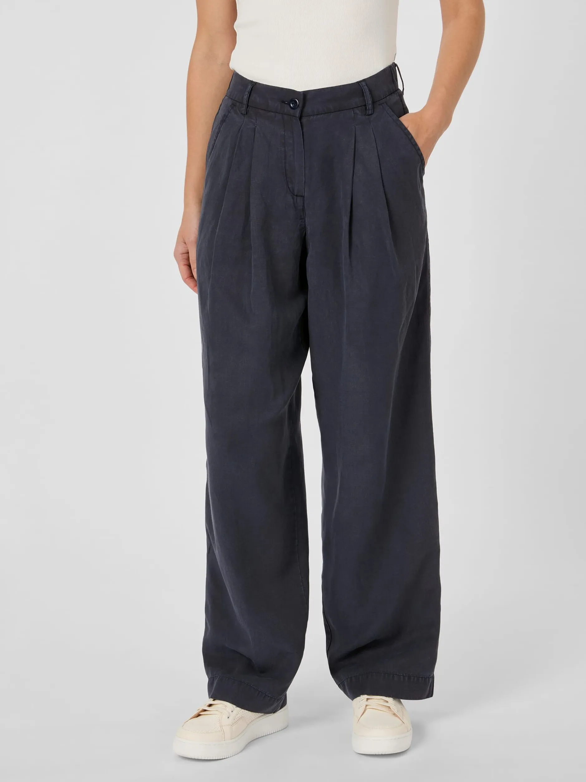 Manufactum Damen-Bundfaltenhose Lyocell Dunkelblau Online