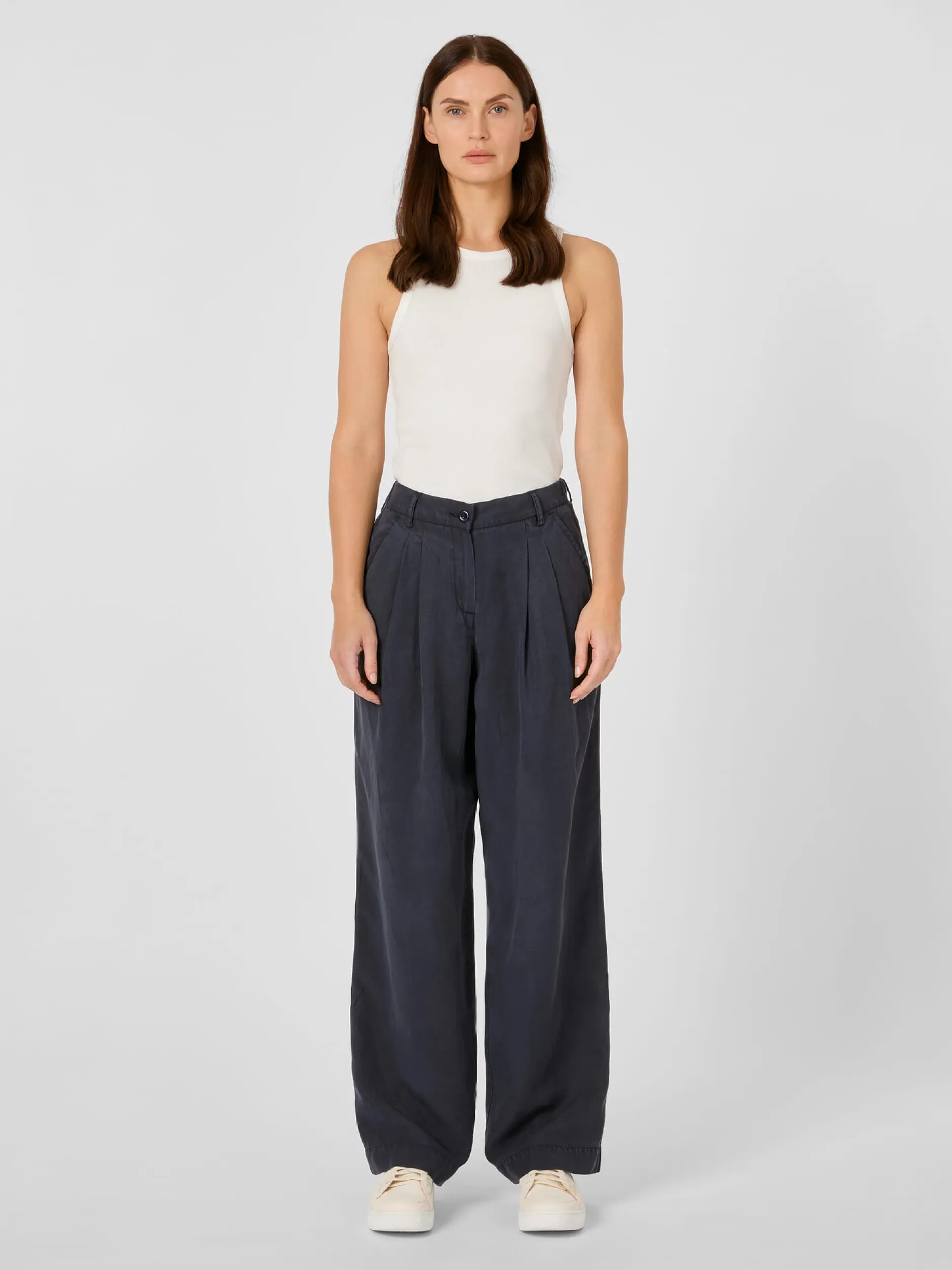 Manufactum Damen-Bundfaltenhose Lyocell Dunkelblau Online