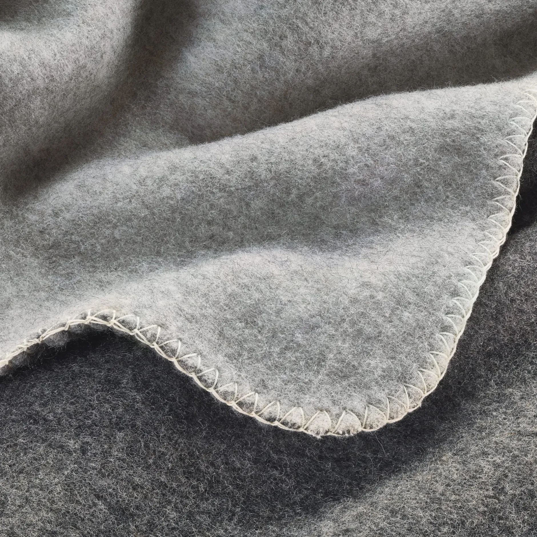 Steinbeck Doubleface-Decke Schurwolle