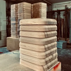 Auerberg Hocker Eschen- und Eichenholz Hot