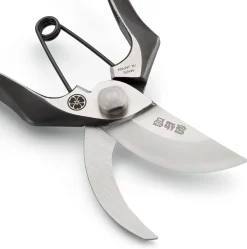 Kujaku Trading Company Japanische Gartenschere handgeschmiedet Best