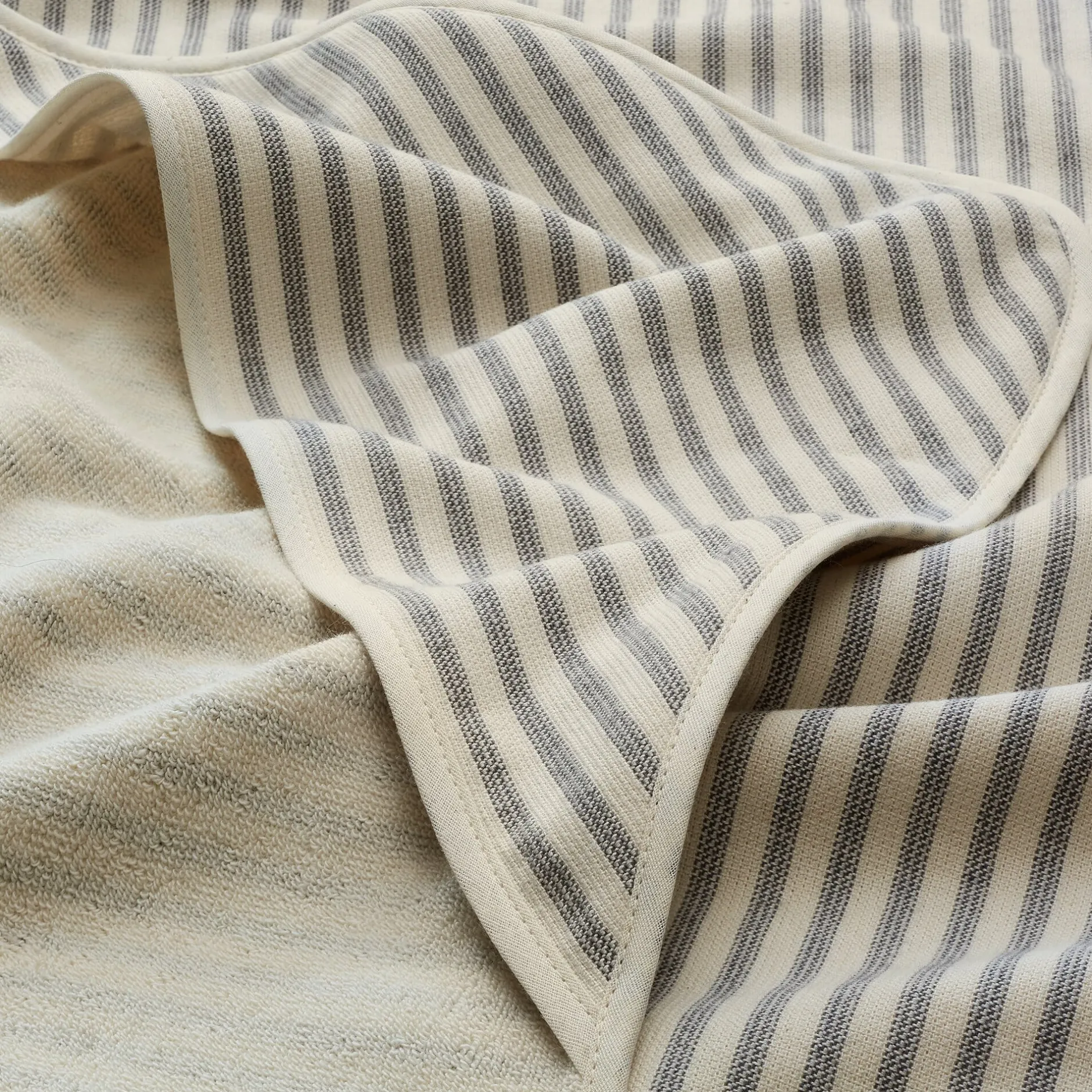 Manufactum Kinderhandtuch gestreift Sale