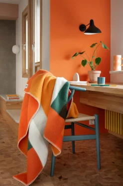 Røros Tweed Lammwolldecke Bauhausstil Orange Best