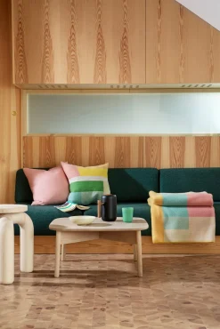 Røros Tweed Lammwolldecke Bauhausstil Pastell Hot