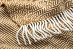 Røros Tweed Lammwolldecke Zickzack-Streifen Kattefot Discount