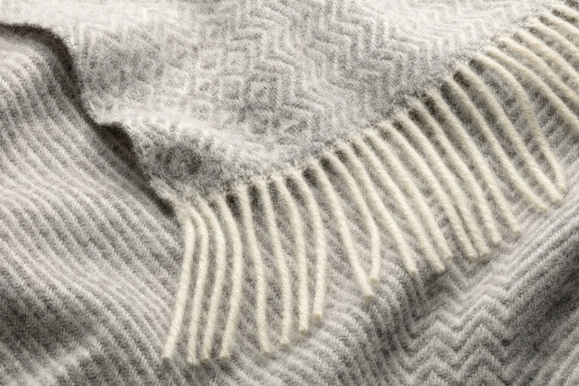 Røros Tweed Lammwolldecke Zickzack-Streifen Kattefot Online