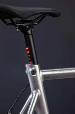 Sattelstütze LightSkin, StVZO Schwarz Clearance