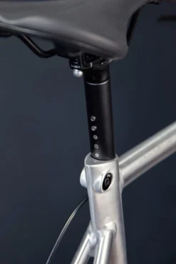 Sattelstütze LightSkin, StVZO Schwarz Clearance