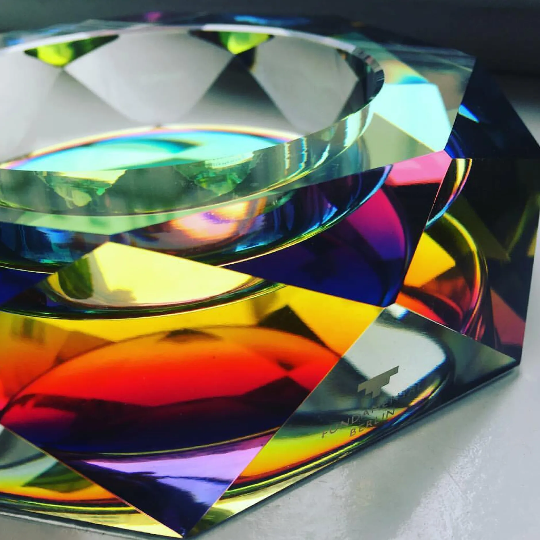 Fundamental Berlin Schale Regenbogen Online