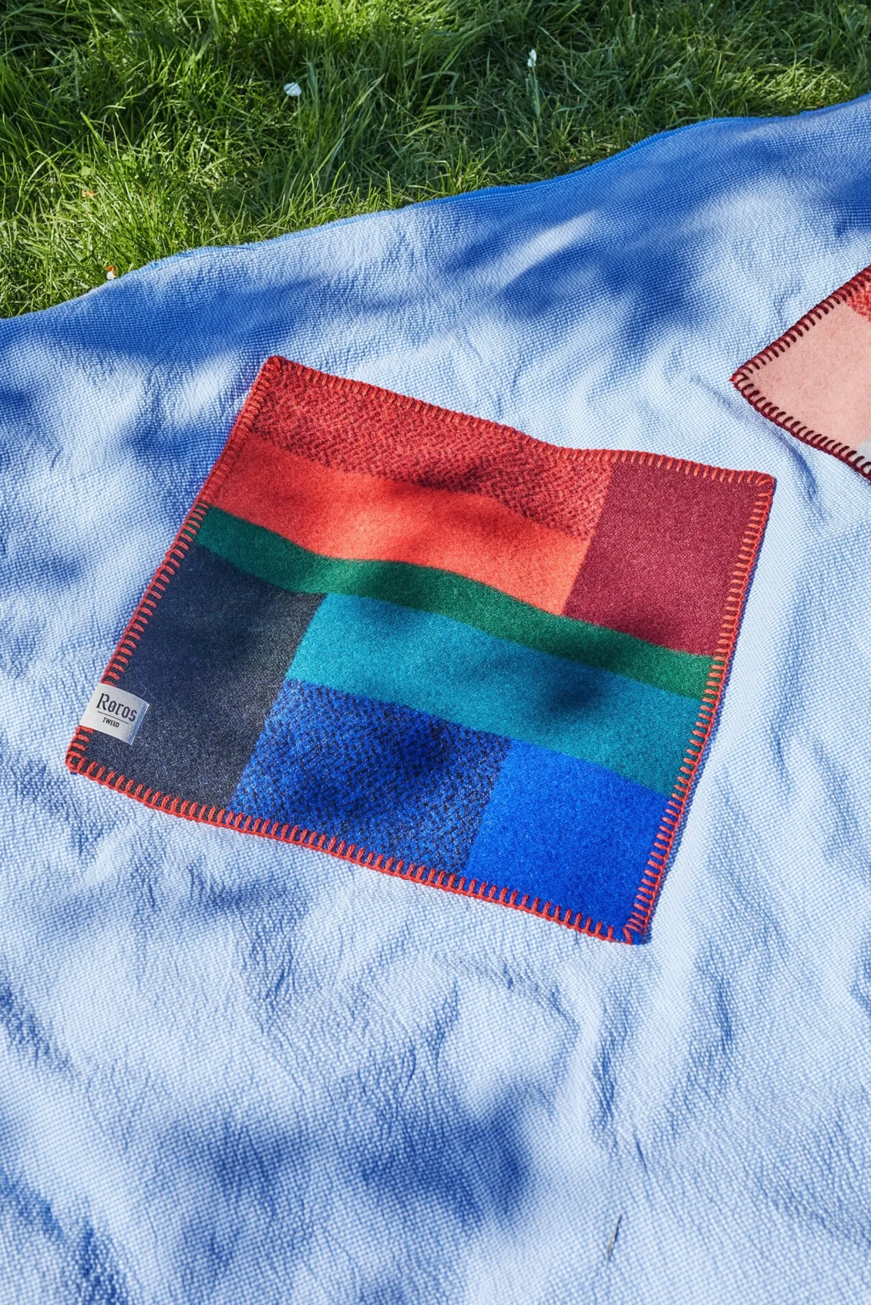 Røros Tweed Sitzdecke Bauhausstil Blau Sale