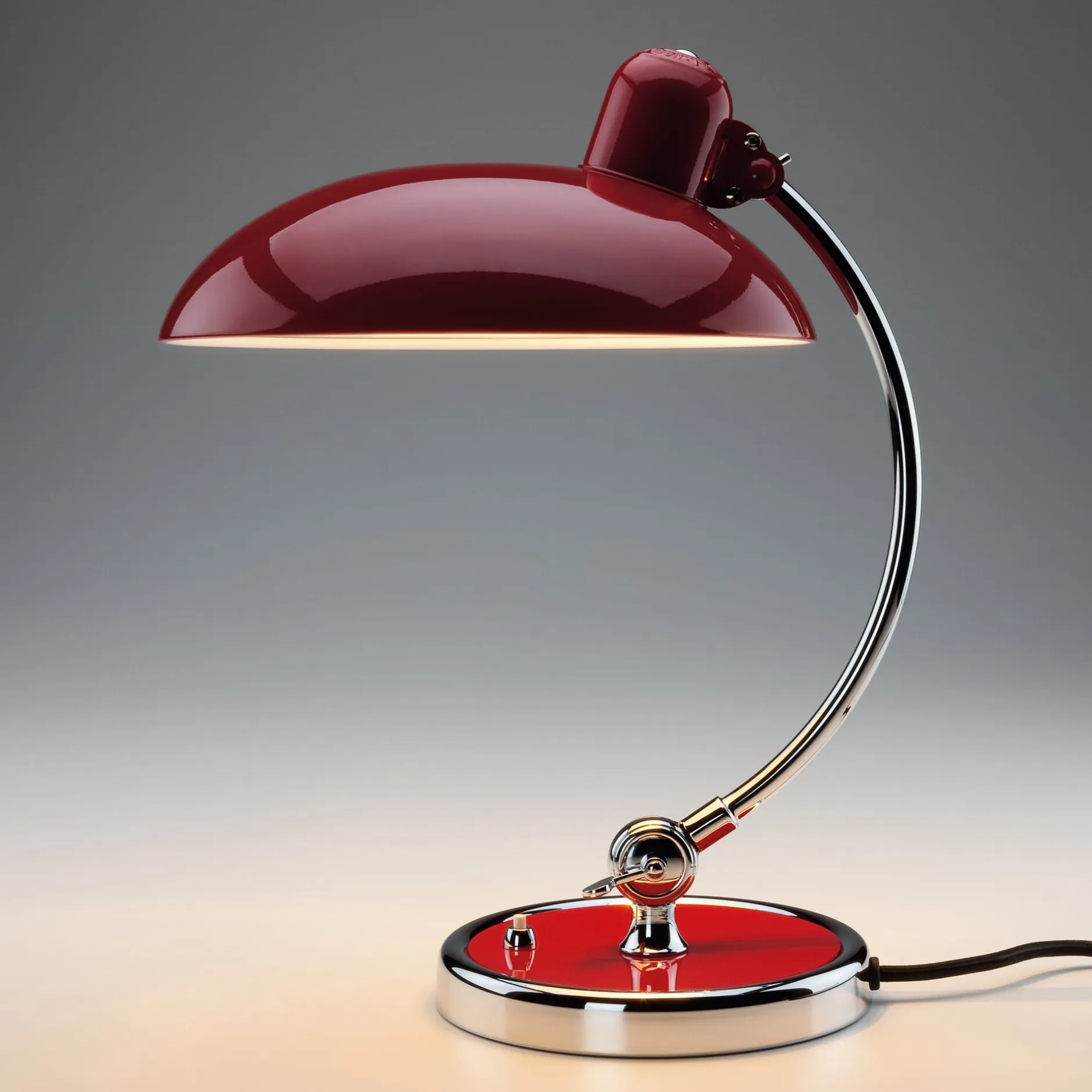 Fritz Hansen Tischleuchte Kaiser idell 6631 T Rot Outlet