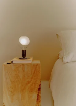 Flos Tischleuchte Lampadina Schwarz Hot