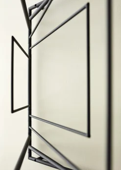 Wäsche- und Zeitungsständer Frame Outlet